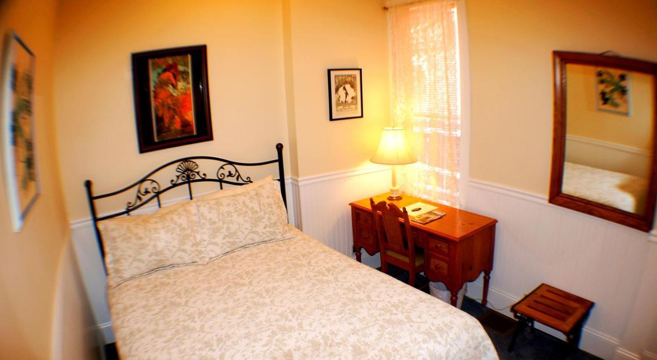 The Snow Queen Lodge Snowmass Village Room photo
